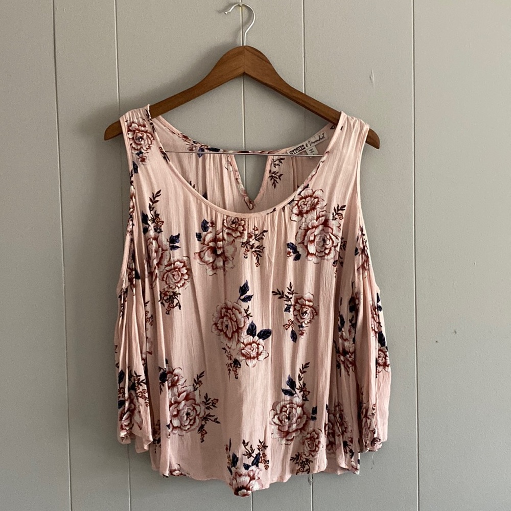 Gypsies & Moondust floral cold shoulder 3/4 sleeve top size L